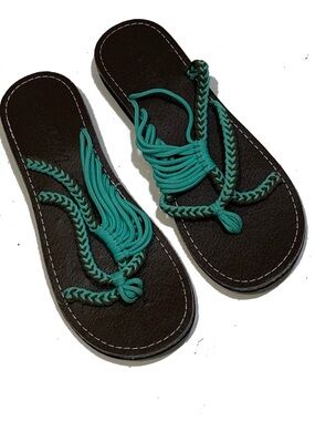 plaka flip flops